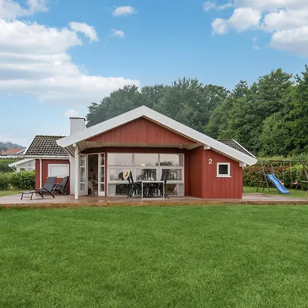 別荘 Awesome Home In Sjolund With Sauna Sjølund