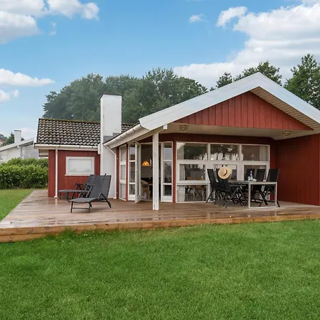 別荘 Awesome Home In Sjolund With Sauna *
