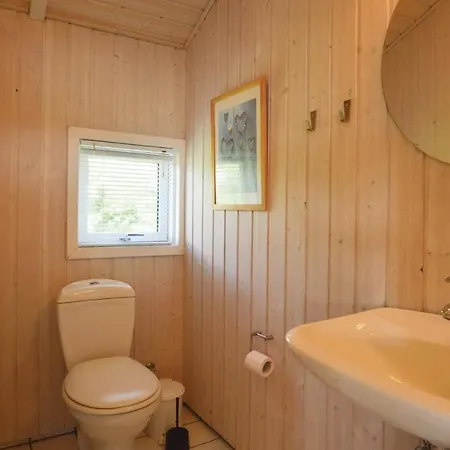 別荘 Awesome Home In Sjolund With Sauna Sjølund